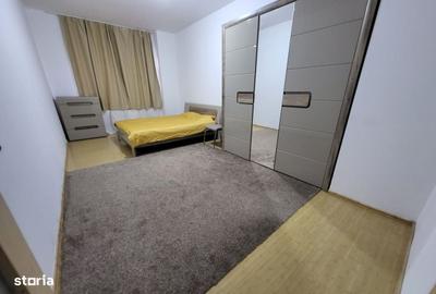 Casă cu 3 camere semidecomandat în Străulești