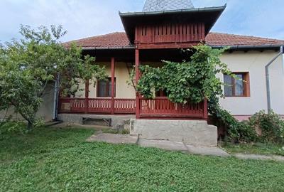 Casă cu 3 camere cu Teren 543 Mp în Central