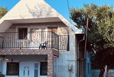 Casă cu 4 camere în Central