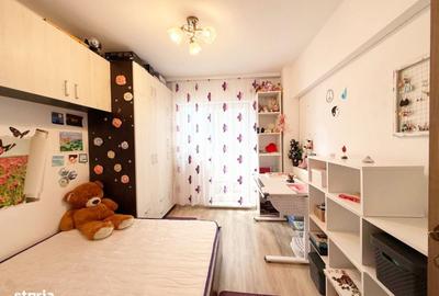 Apartament cu 4 camere semidecomandat în Micălaca