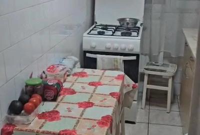 Apartament cu 3 camere semidecomandat în P-ța Doina - 1