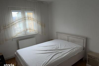 Apartament cu 2 camere semidecomandat, mobilat în Central