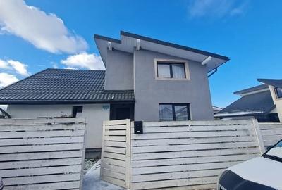 Casă cu 5 camere cu Teren 320 Mp în Tărlungeni