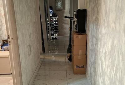 Apartament cu 3 camere semidecomandat în Central