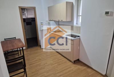 Garsonieră decomandată în Cornișa - 2