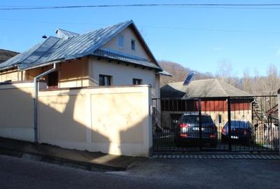 Casă cu 4 camere în Pietrari - 3