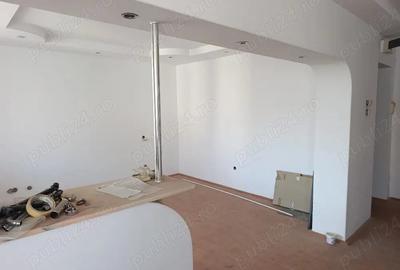 Apartament cu 3 camere decomandat în Precista