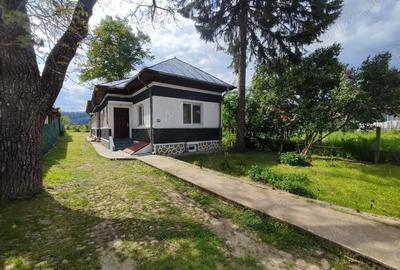 Casă cu 4 camere cu Teren 1350 Mp în Pucioasa - 10