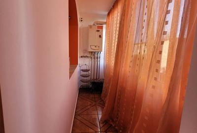 Apartament cu 3 camere semidecomandat în Bartolomeu
