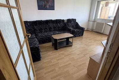 Apartament cu 3 camere în Drumul Taberei