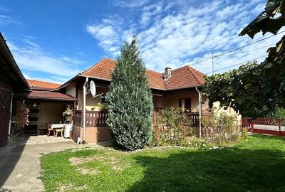 Casă cu 4 camere cu Teren 1100 Mp în Ciceu-Giurgești