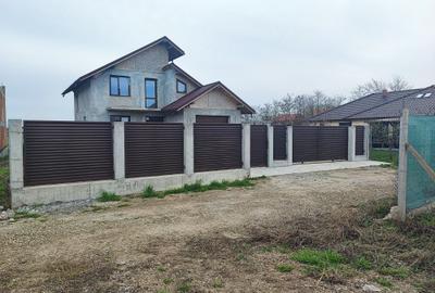 Casă cu 3 camere în Vânători