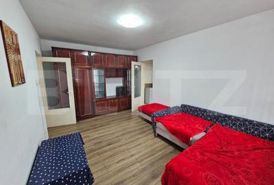 Apartament cu 3 camere decomandat în Cetate