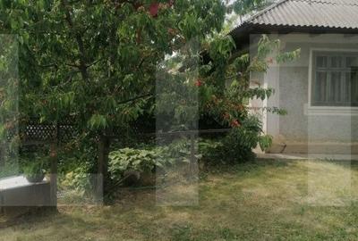 Casă cu 3 camere cu Teren 1724 Mp în Central