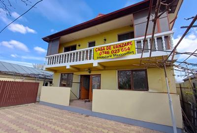 Casă cu 5 camere cu Teren 180 Mp în Lacu Dulce