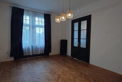 Apartament cu 3 camere semidecomandat în Central - 4