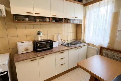 Apartament cu 3 camere semidecomandat, mobilat în Astra