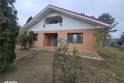Casă cu 4 camere cu Teren 827 Mp în Hemeiuș