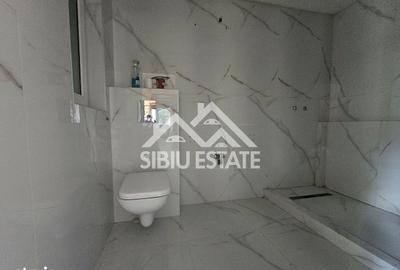 Casă cu 6 camere cu Canalizare în Trei Stejari - 2