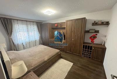 Apartament cu 3 camere decomandat în Tudor