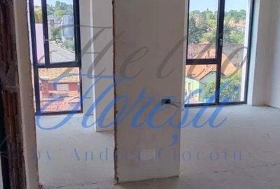 Apartament cu 2 camere semidecomandat în Andrei Mureșanu