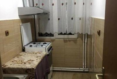 Apartament cu 2 camere decomandat în Victoriei