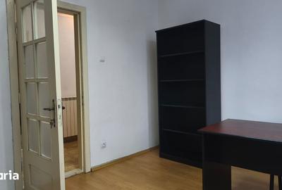 Spațiu comercial, de 30 mp, în Central - 9