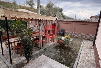 Casă cu 8 camere cu Teren 200 Mp în Central