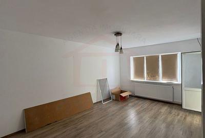Apartament cu 2 camere decomandat în