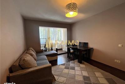 Apartament cu 3 camere semidecomandat în Central