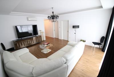 Apartament cu 4 camere decomandat în Băneasa - 2