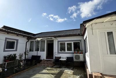 Casă cu 4 camere cu Teren 220 Mp în Central