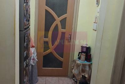 Apartament cu 2 camere decomandat în Tei