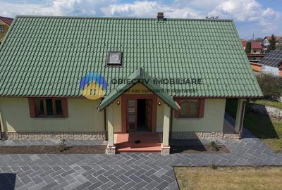 Casă cu 5 camere cu Teren 1800 Mp în Podoleni