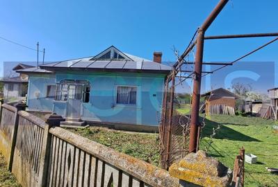 Casă cu 4 camere cu Teren 1200 Mp în Măldăeni