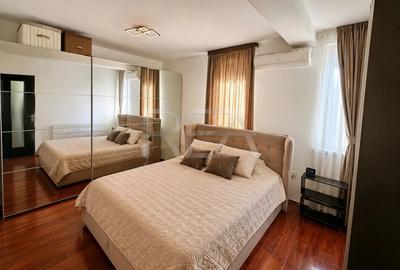 Apartament cu 3 camere decomandat, mobilat în Metalurgiei