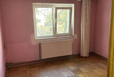 Apartament cu 2 camere decomandat în Eremia