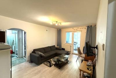 Apartament cu 2 camere semidecomandat în 13 Decembrie