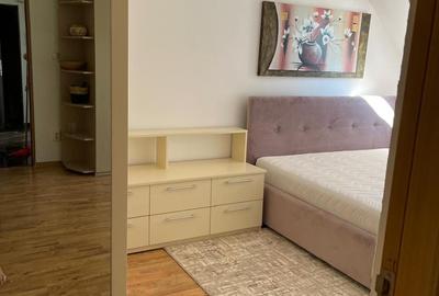 Apartament cu 2 camere decomandat, mobilat în Girocului