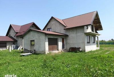 Casă cu 4 camere cu Teren 199 Mp în Central