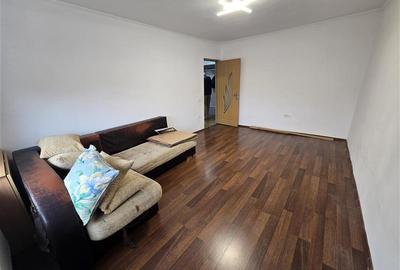 Apartament cu 3 camere decomandat în Tomis III
