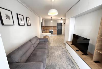 Apartament cu 3 camere semidecomandat în Horea
