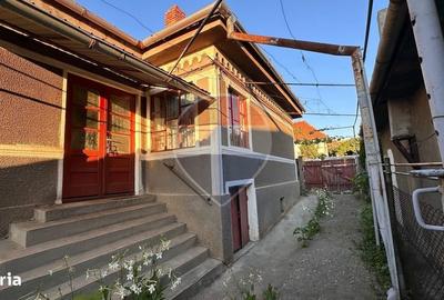 Casă cu 3 camere în Central