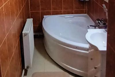 Apartament cu 4 camere în Drăgășani