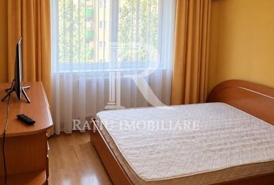Apartament cu 3 camere decomandat, mobilat în Decebal