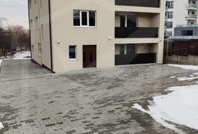 Casă individuală cu 10 camere cu Canalizare în Bună Ziua - 1