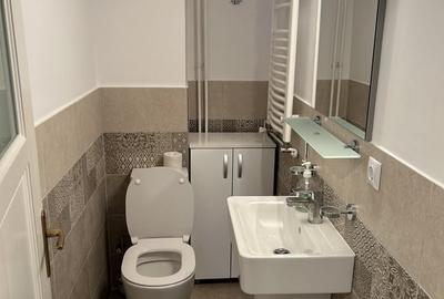 Garsonieră decomandată în Universitate
