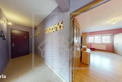 Apartament cu 2 camere decomandat în Ștrand