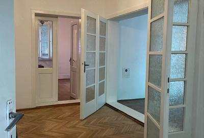 Casă cu Teren 1726 Mp în Central - 9