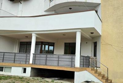Apartament cu 3 camere decomandat în Central - 2